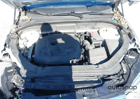 2019 Volvo Xc60 T5 Momentum z USA, uszkodzony, nr VIN LYV102RK9KB196112